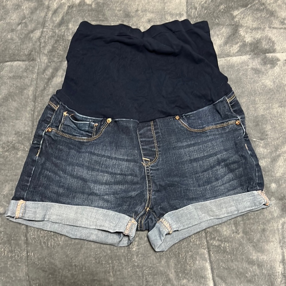 Maternity shorts